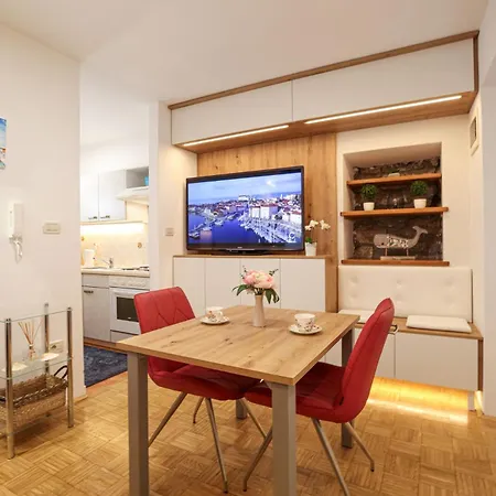 Apartment Mhouse
