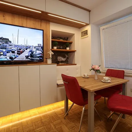 Apartment Mhouse